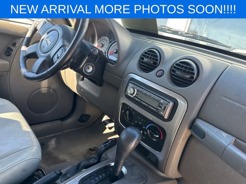 Used 2007 Jeep Liberty Sport AWD/4WD image 14