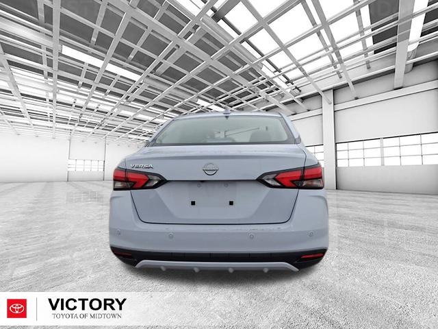 Used 2025 Nissan Versa SV image 4
