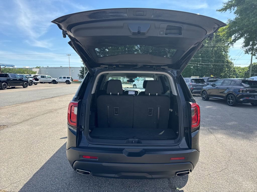 Used 2023 GMC Acadia SLE w/ Driver Convenience Package FWD image 30