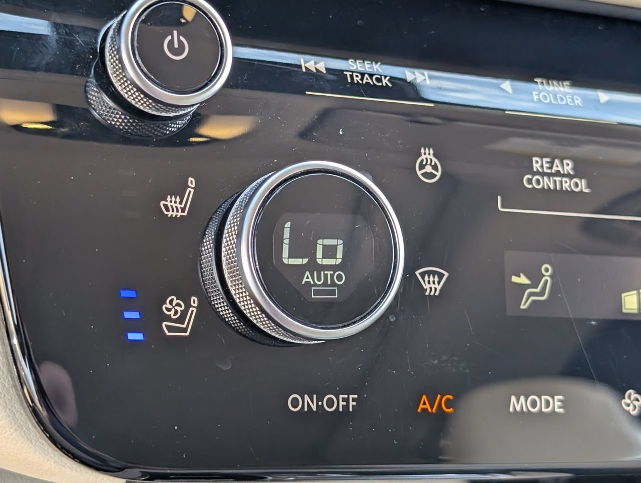 Used 2023 INFINITI QX60 Luxe w/ Cargo Package AWD/4WD image 16