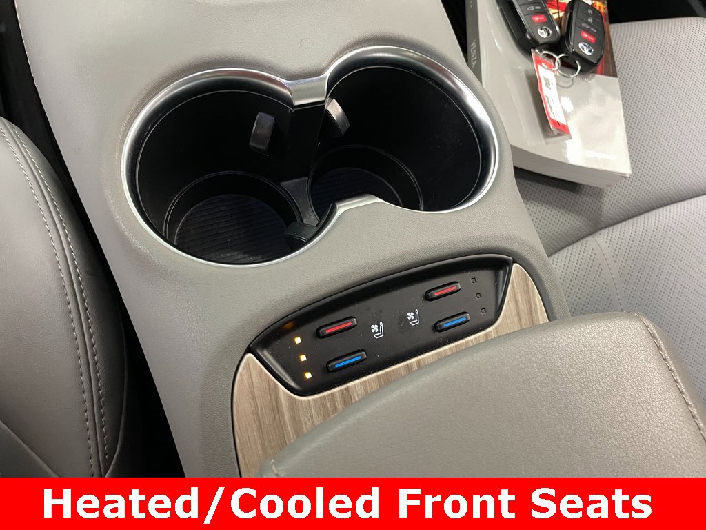 Used 2024 Toyota Venza Limited image 12