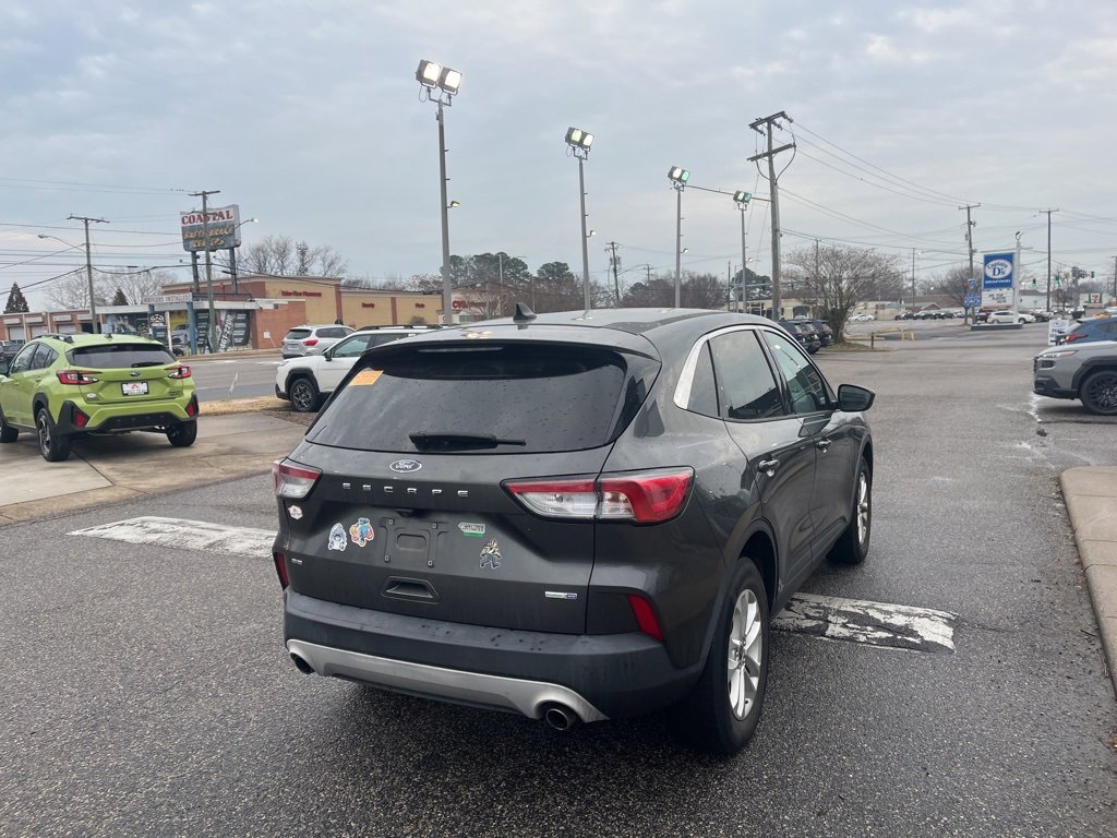 Used 2020 Ford Escape SE image 4