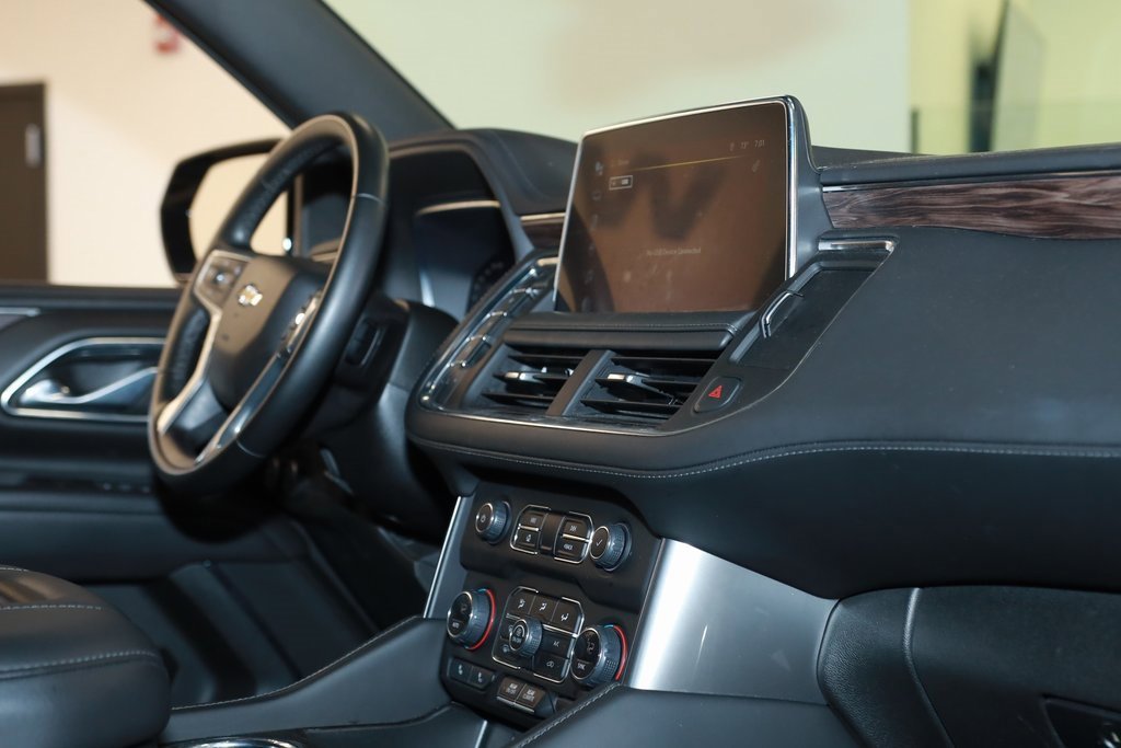 Used 2024 Chevrolet Suburban LT image 18