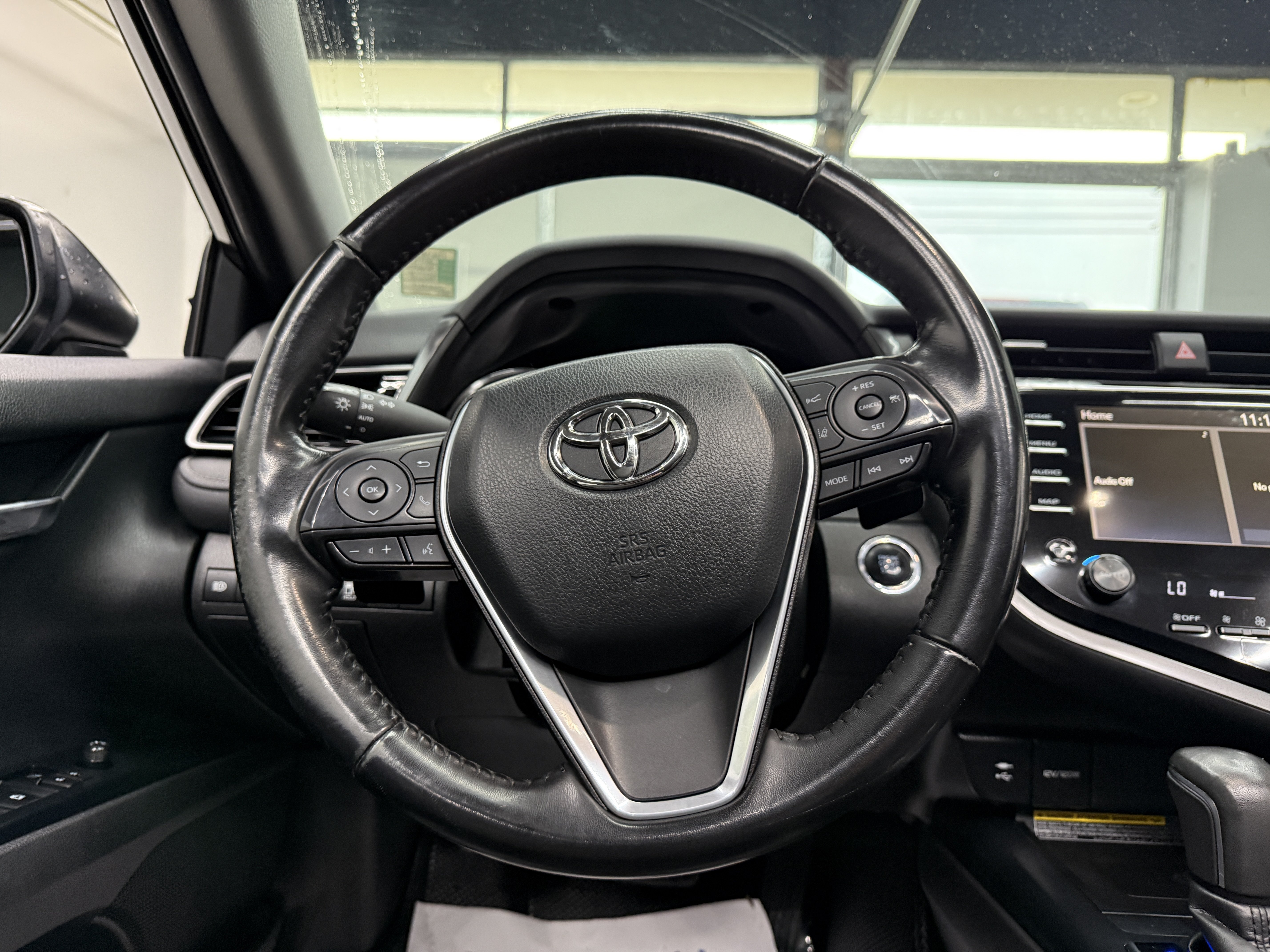 Used 2019 Toyota Camry SE FWD image 14