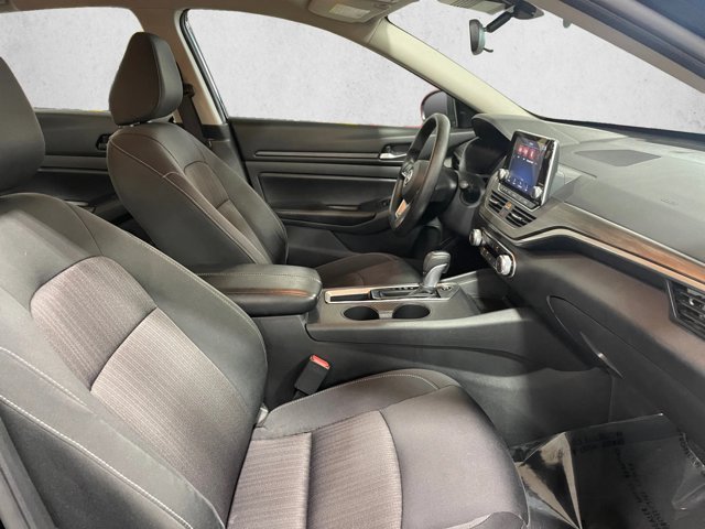 Used 2025 Nissan Altima 2.5 SV FWD image 20