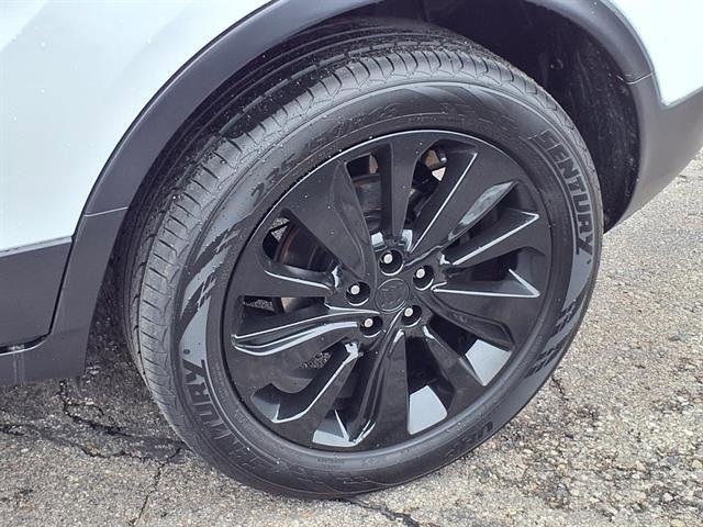 Used 2019 Buick Encore Essence FWD image 10