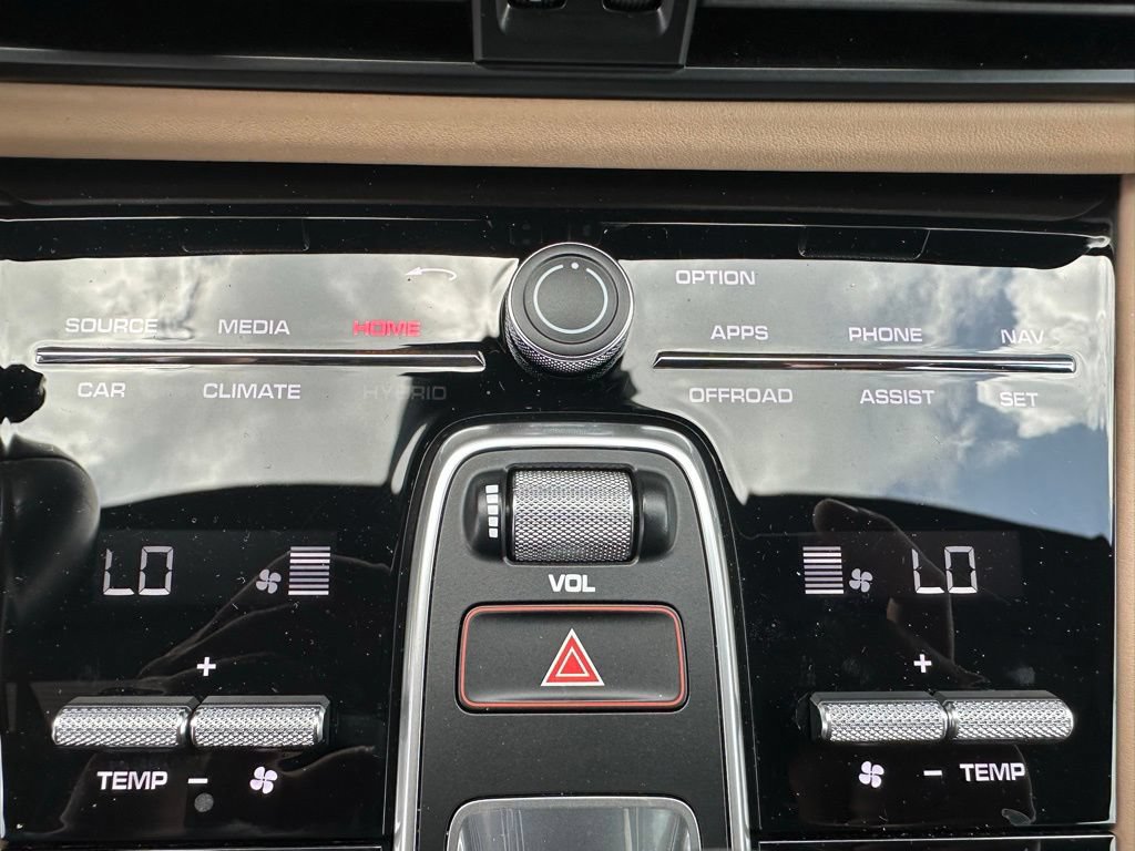 Certified 2023 Porsche Cayenne AWD/4WD image 31