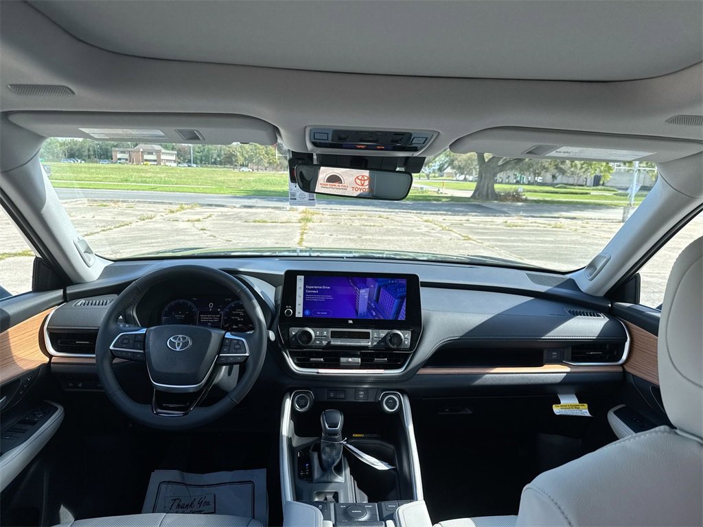 New 2026 Toyota Grand Highlander Limited image 31