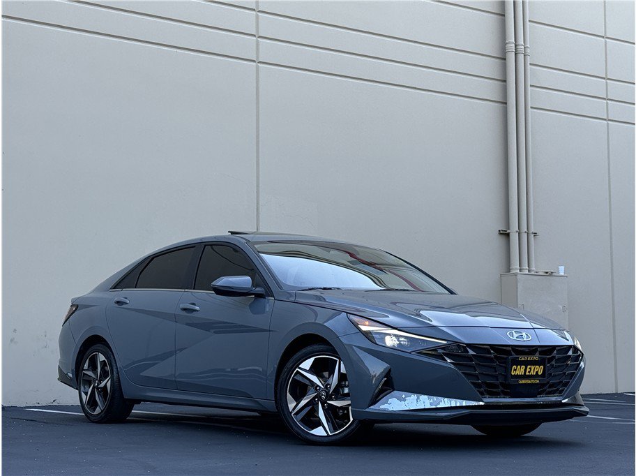 Used 2022 Hyundai Elantra Limited w/ Preferred Accessory Package image 27