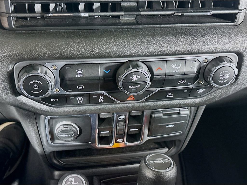 Used 2025 Jeep Gladiator Sport image 16