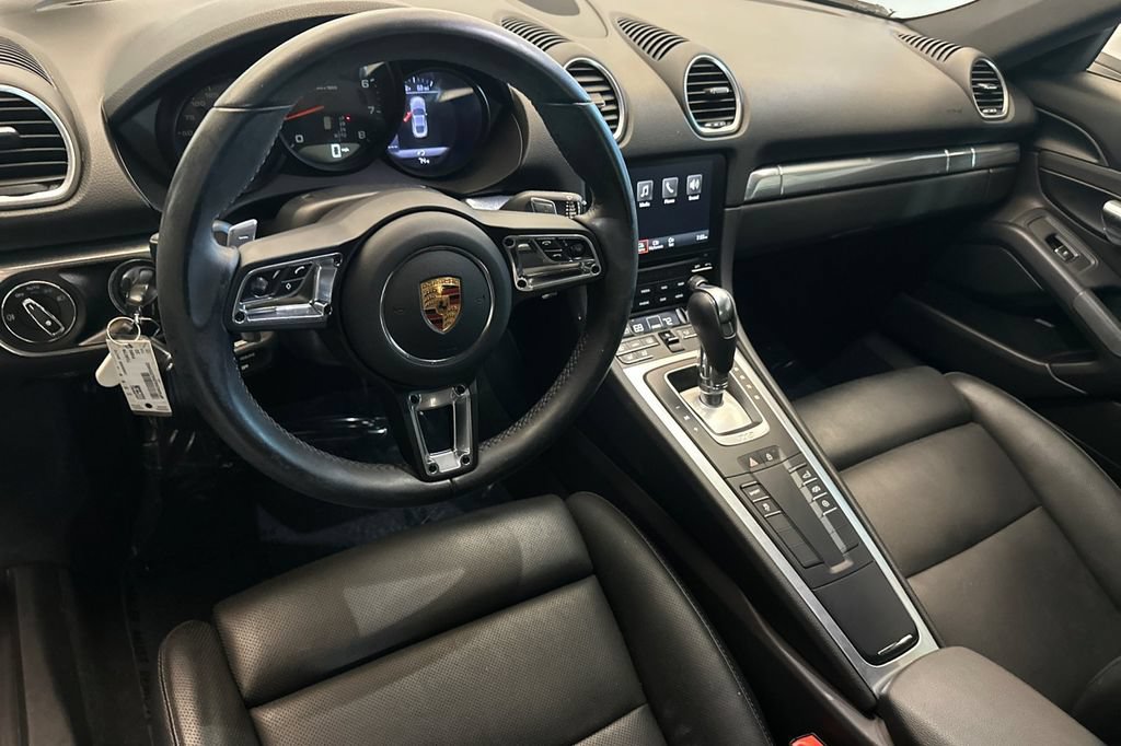 Used 2022 Porsche 718 Cayman RWD image 12