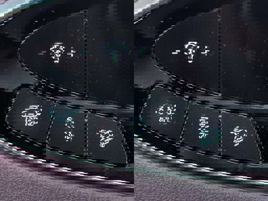 Used 2026 Genesis GV70 2.5T Advanced image 36