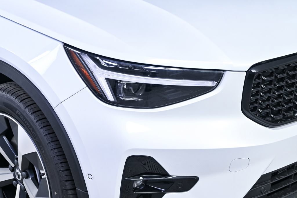 New 2026 Volvo XC40 B5 Plus w/ Protection Package Premier image 36