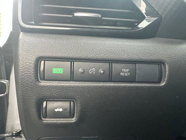 Used 2022 Nissan Sentra SV image 11