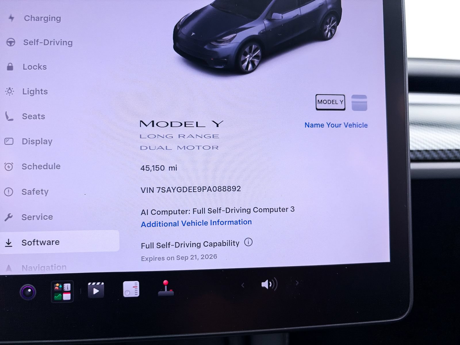 Used 2023 Tesla Model Y Long Range AWD/4WD image 31