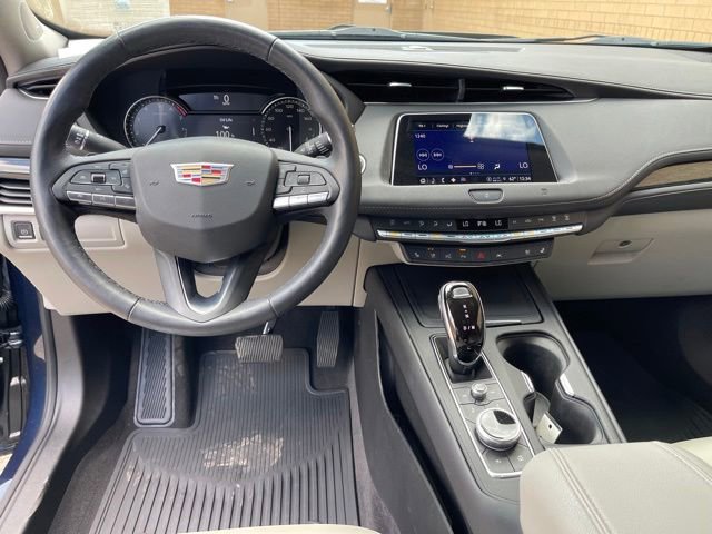 Used 2021 Cadillac XT4 Premium Luxury w/ Enhanced Visibility Package AWD/4WD image 13