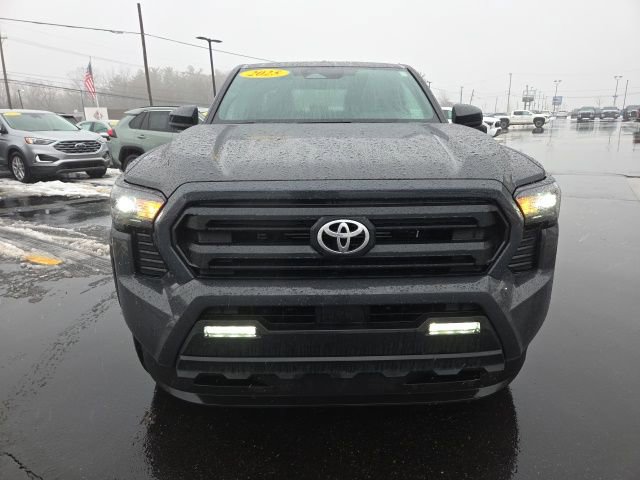 Used 2025 Toyota Tacoma SR5 image 2