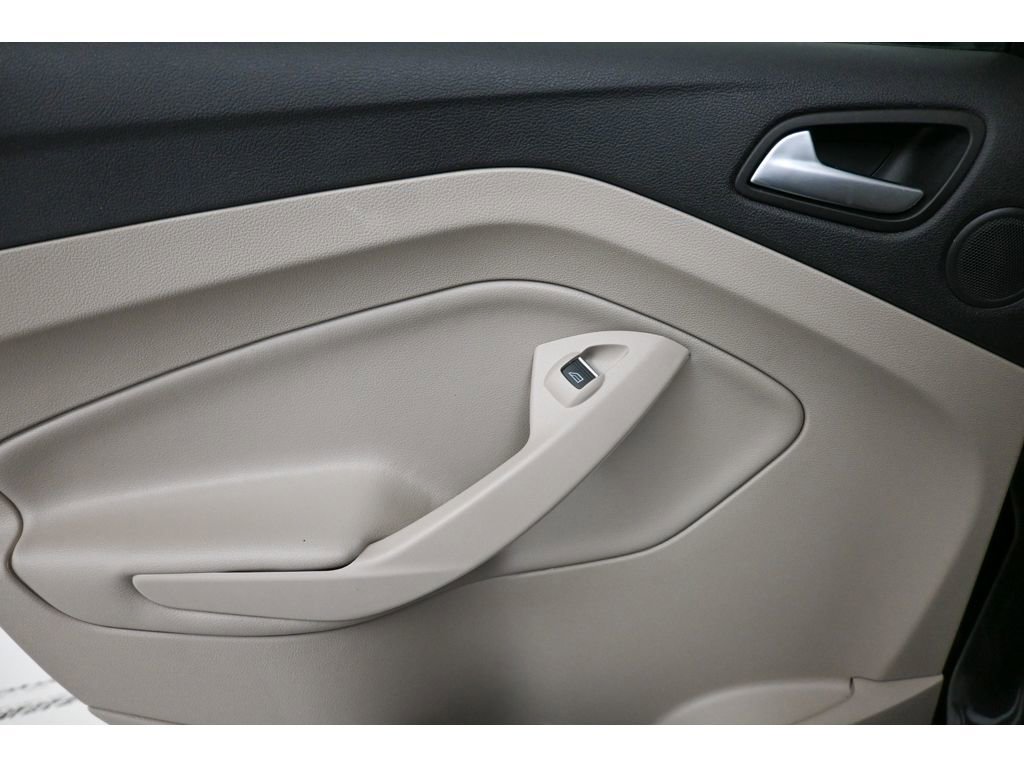 Used 2019 Ford Escape Titanium image 24