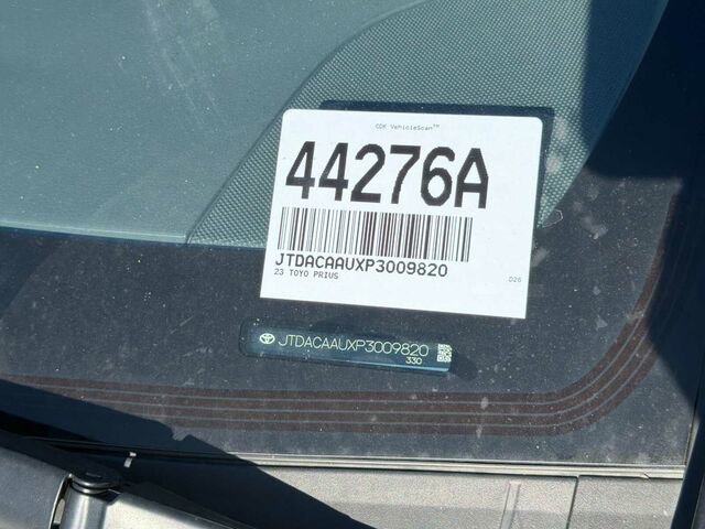 Used 2023 Toyota Prius XLE FWD image 4
