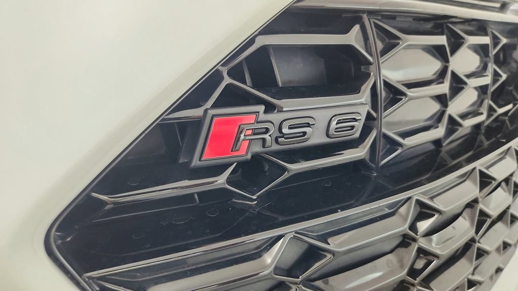 Used 2022 Audi RS 6 AWD/4WD image 53