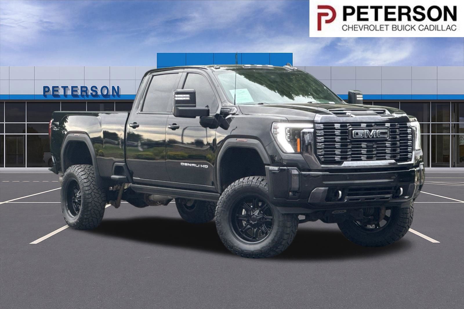 Used 2024 GMC Sierra 3500 Denali Ultimate AWD/4WD image 1