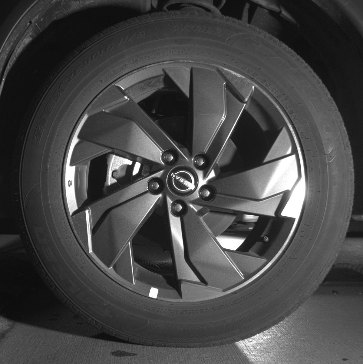 Used 2025 Nissan Rogue SV image 12