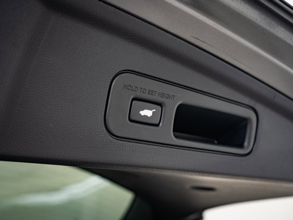 Used 2025 Acura MDX SH-AWD w/ Technology Package image 19