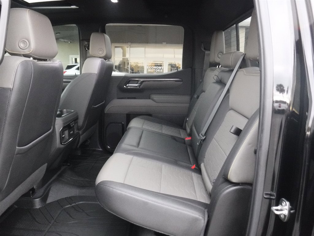 Used 2022 Chevrolet Silverado 1500 ZR2 w/ Technology Package image 12