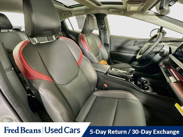 Used 2025 Toyota Prius Plug-In Hybrid FWD image 37