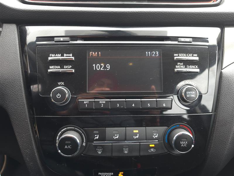 Used 2018 Nissan Rogue Sport S AWD/4WD image 40