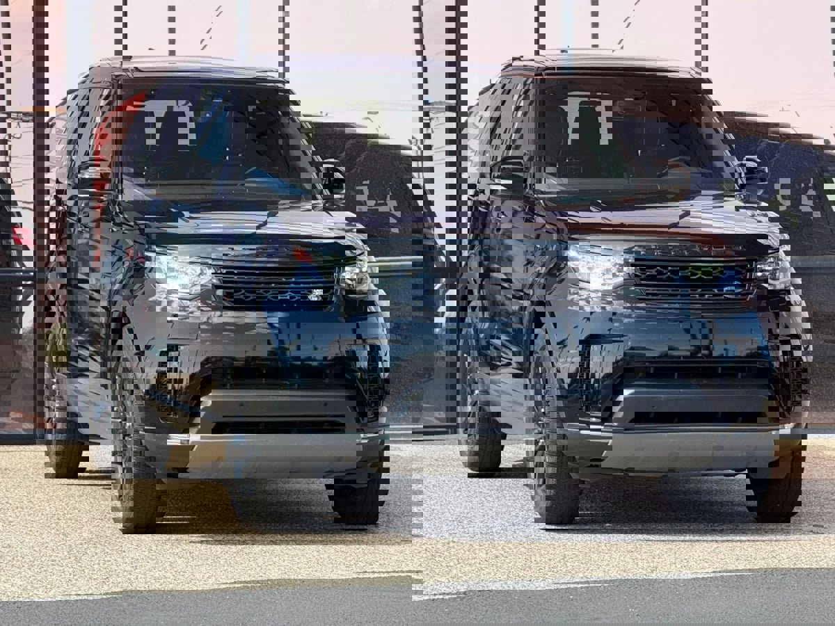 Used 2019 Land Rover Discovery HSE image 25