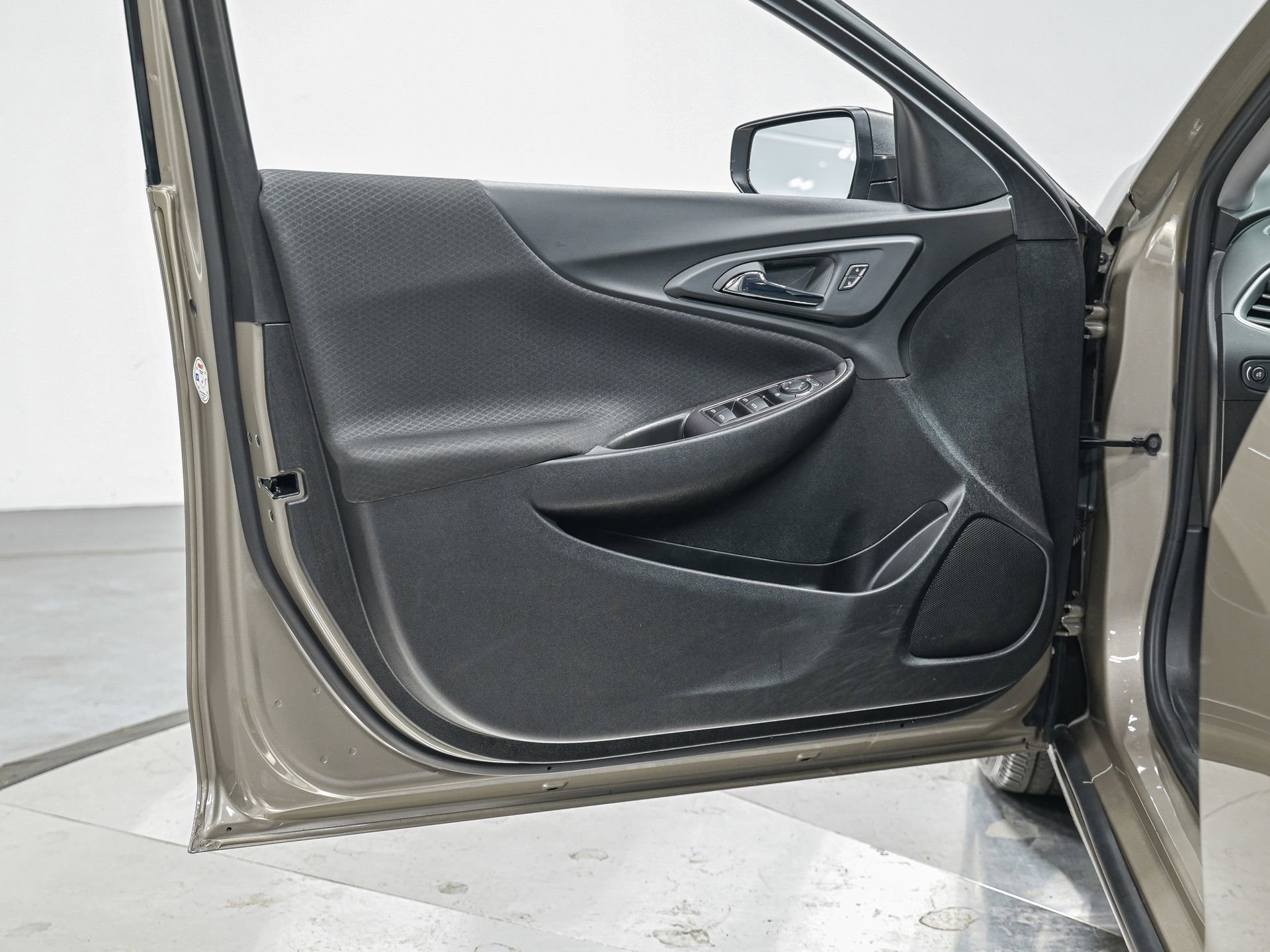 Used 2022 Chevrolet Malibu LS image 14