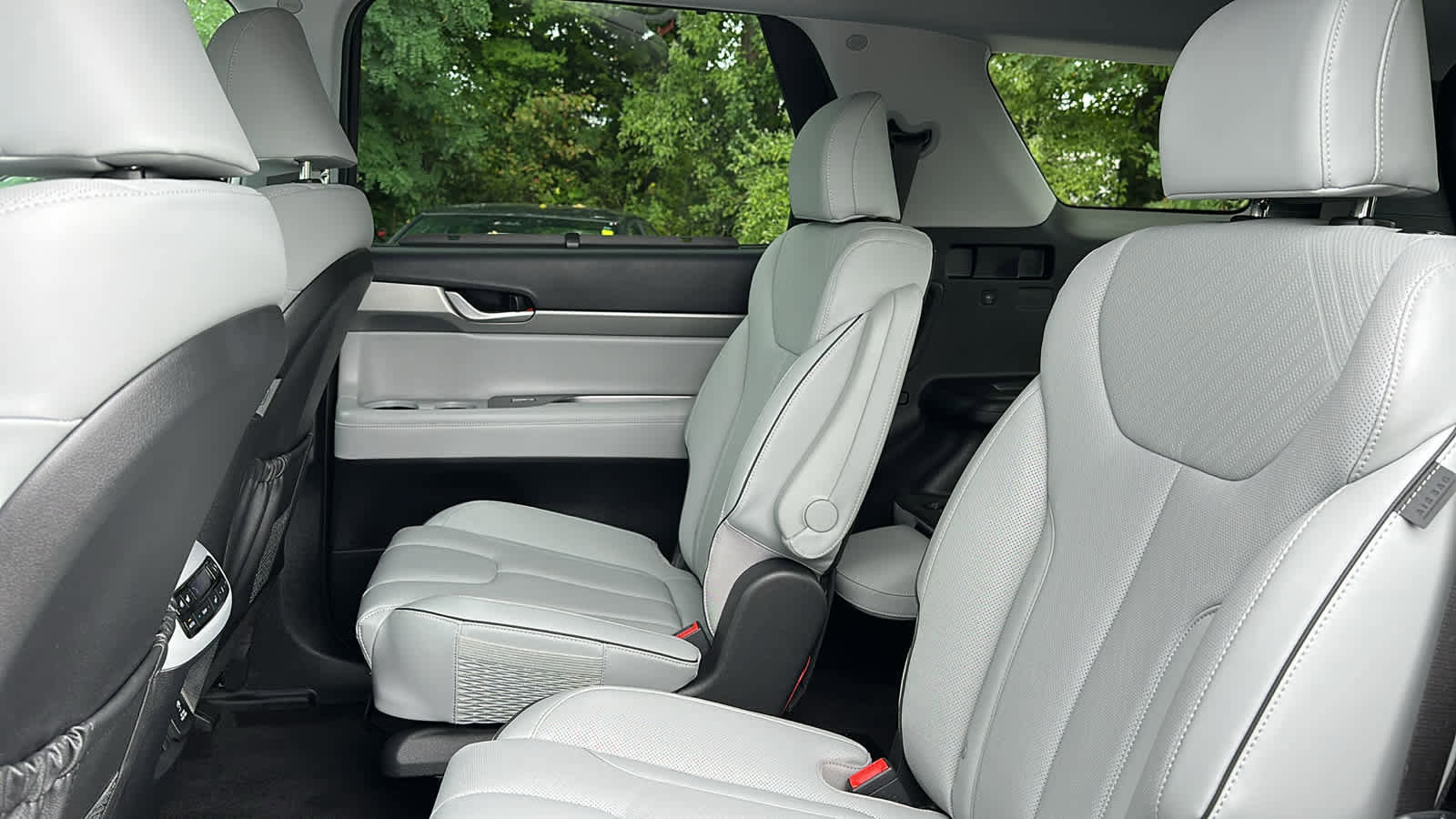 Used 2025 Hyundai Palisade SEL image 25