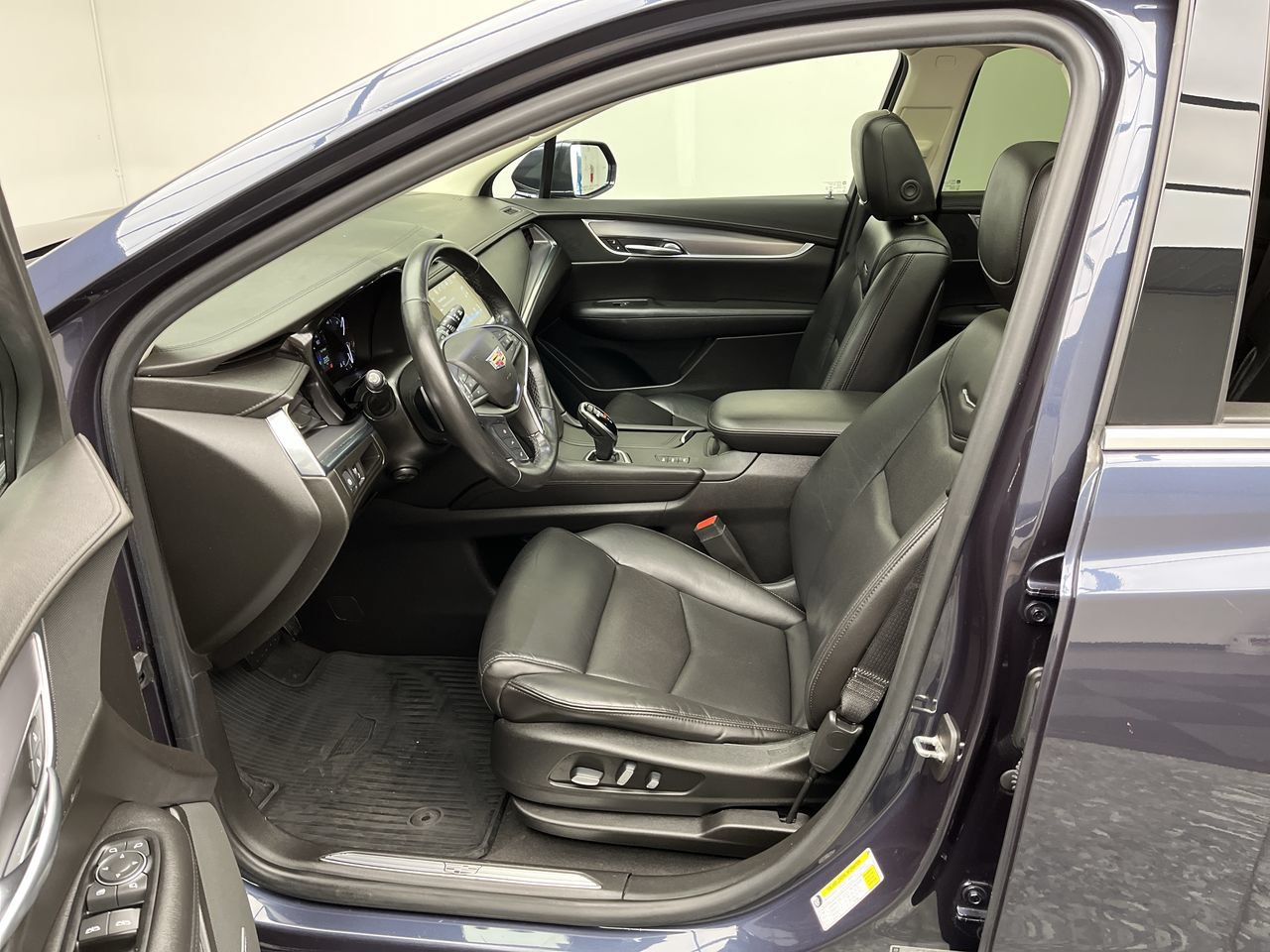 Used 2019 Cadillac XT5 Luxury AWD/4WD image 3
