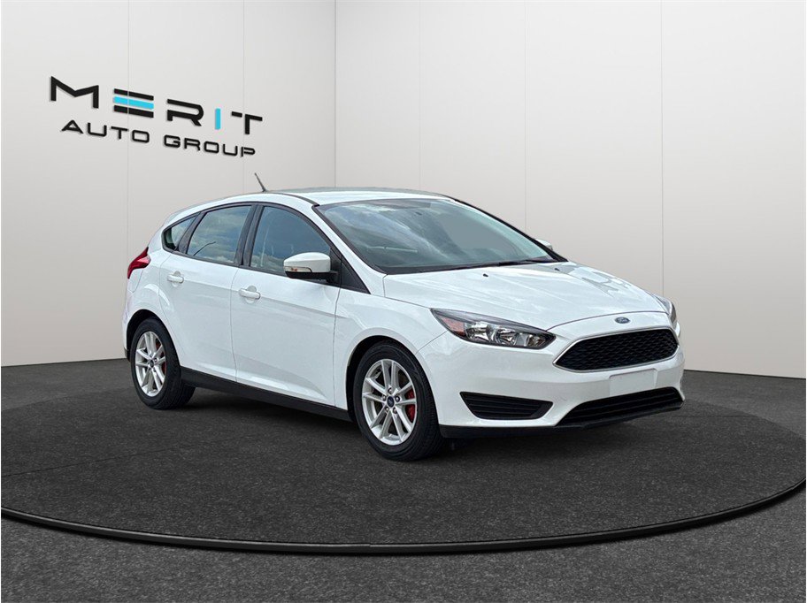 Used 2017 Ford Focus SE FWD image 1