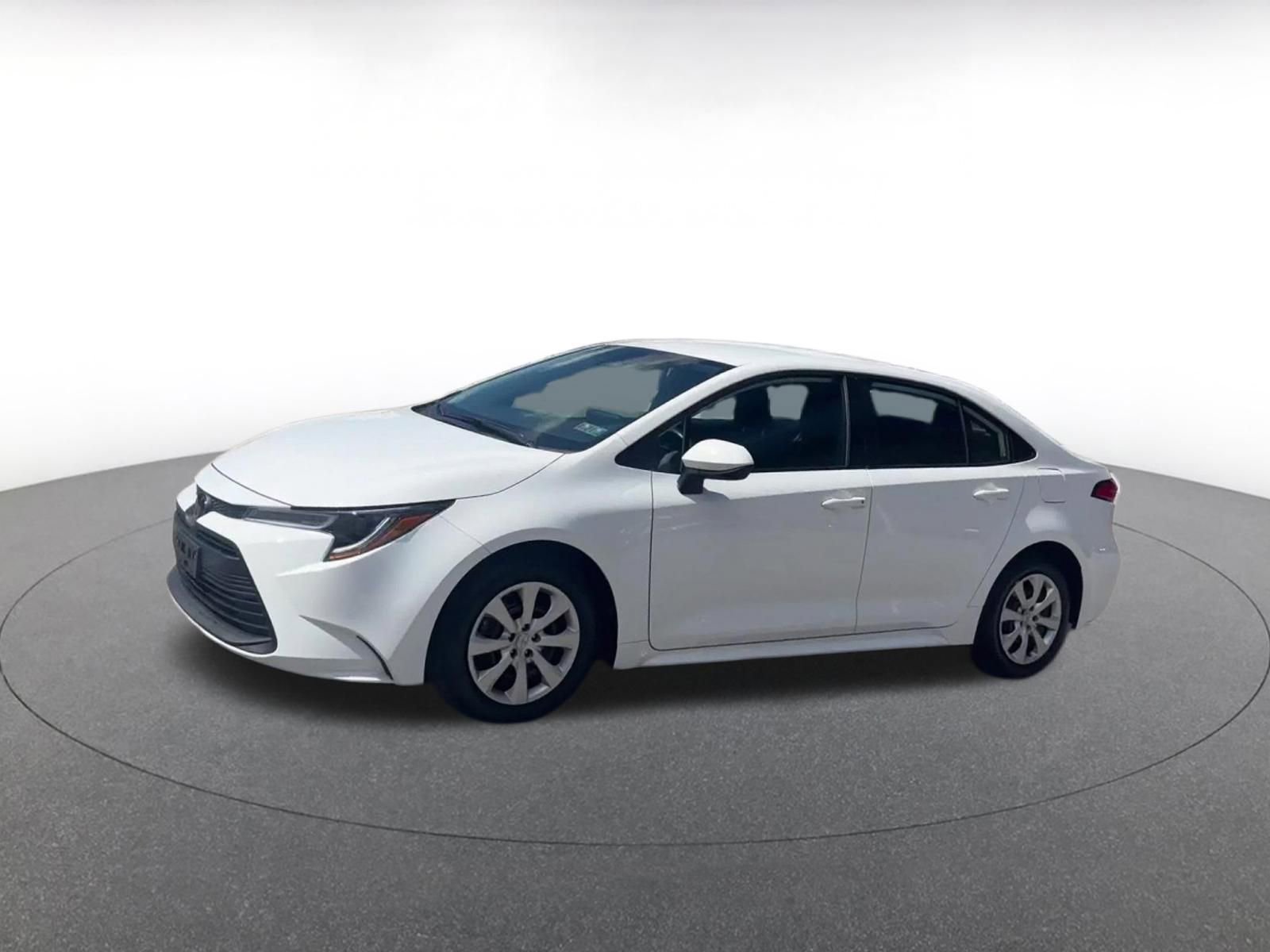 Used 2025 Toyota Corolla LE image 8