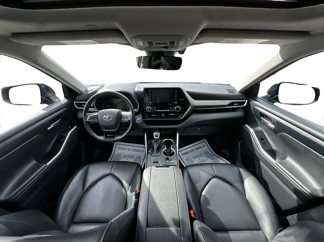 Used 2021 Toyota Highlander XLE image 24