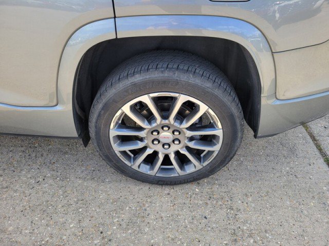 Used 2023 GMC Acadia Denali w/ Denali Ultimate Package image 11