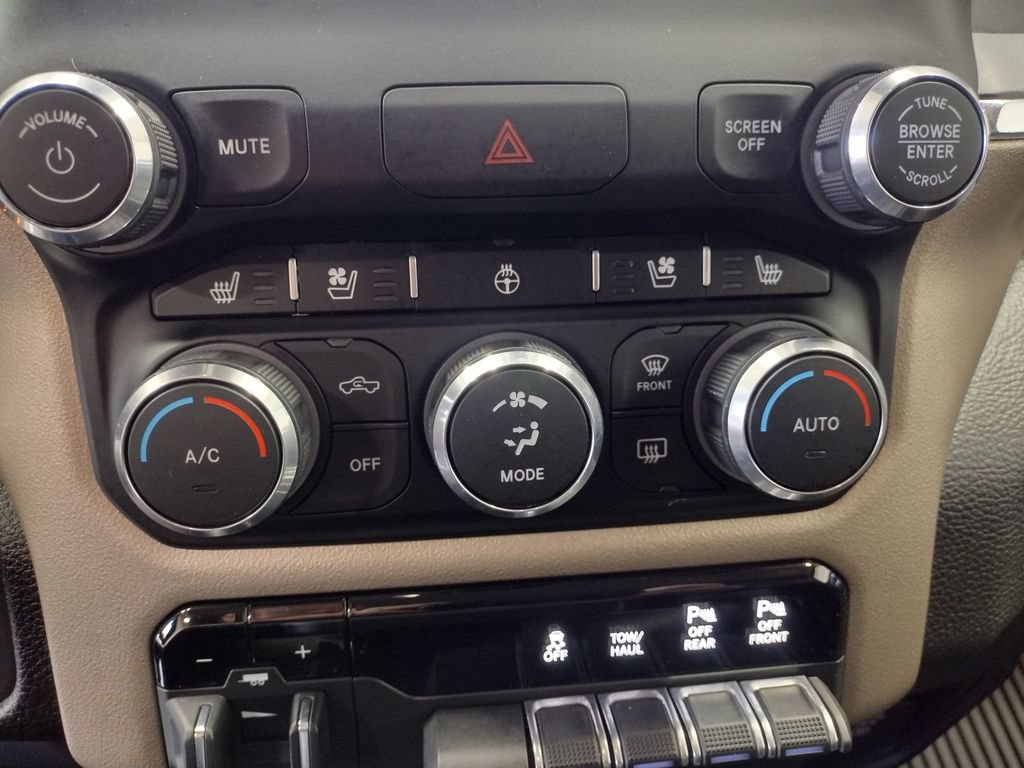 Used 2022 RAM 1500 Laramie AWD/4WD image 38