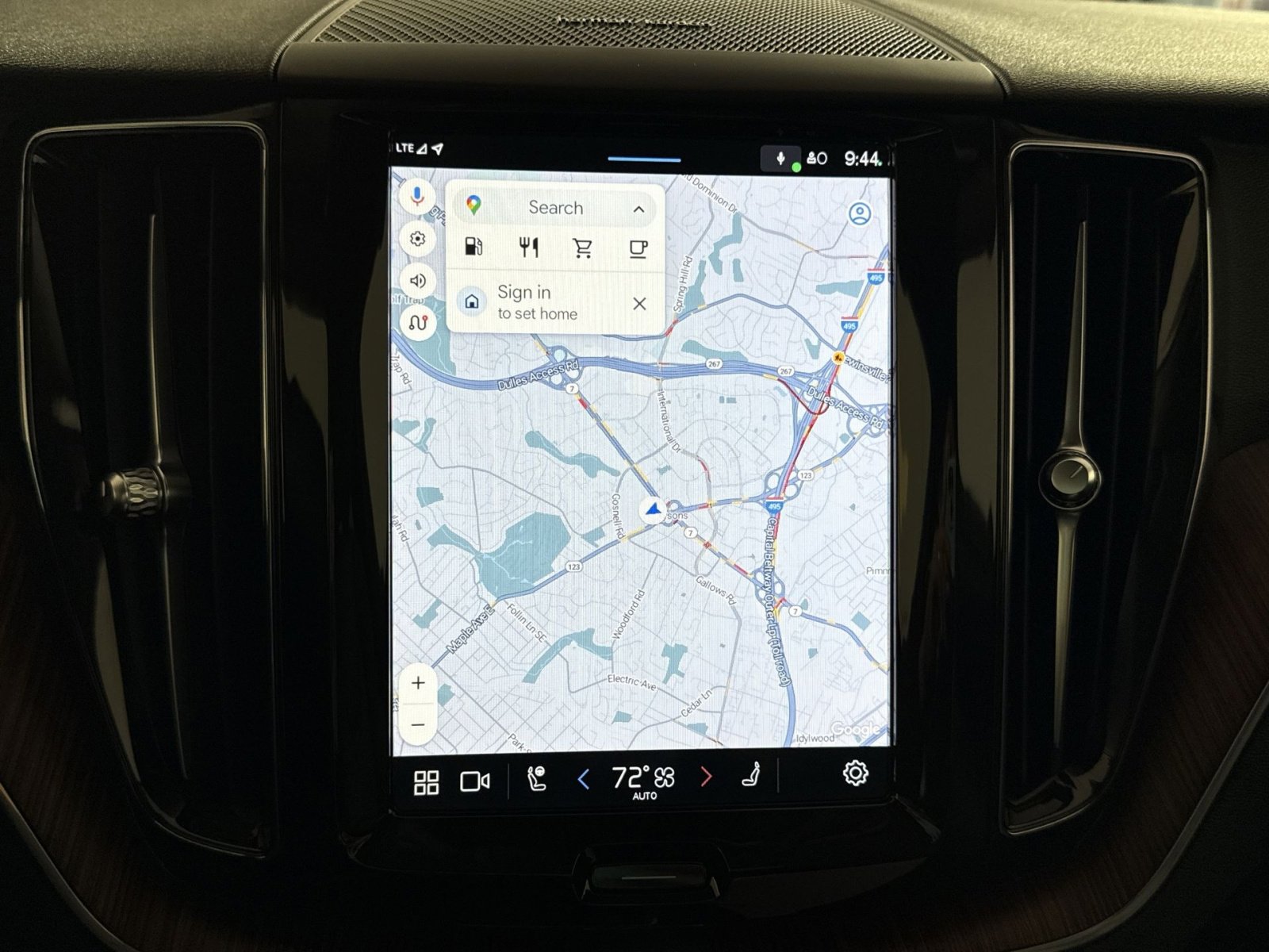 Used 2024 Volvo XC60 B5 Plus w/ Climate Package image 20