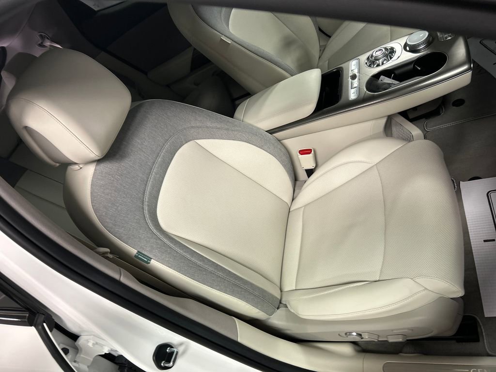 Used 2025 Genesis GV60 RWD image 25