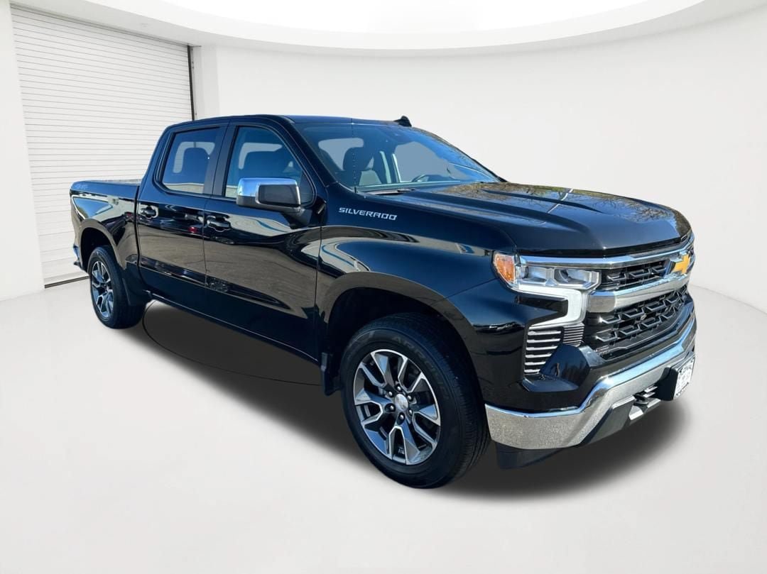 Used 2023 Chevrolet Silverado 1500 LT AWD/4WD image 3