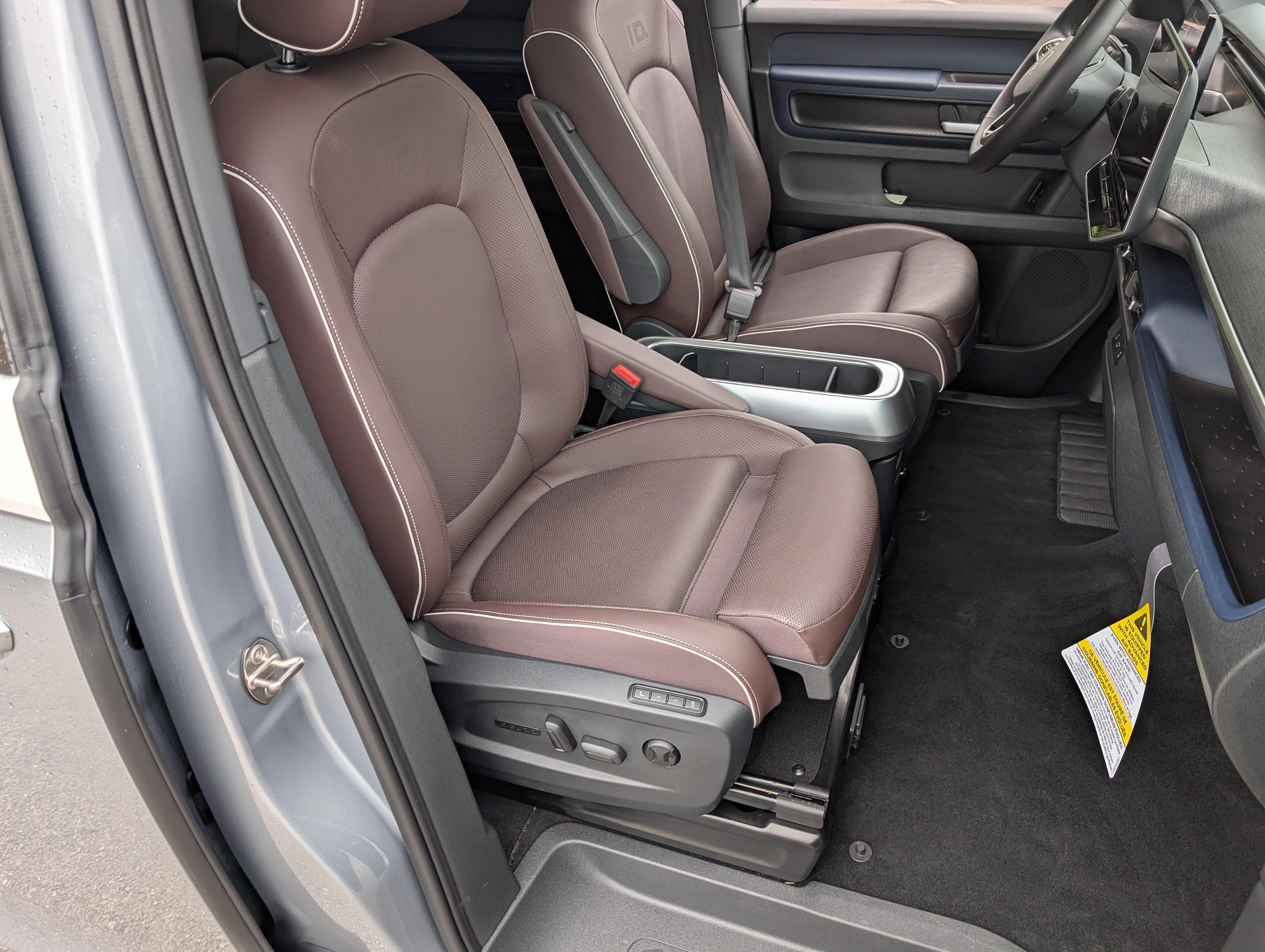 Used 2025 Volkswagen ID. Buzz Pro S Plus RWD image 22