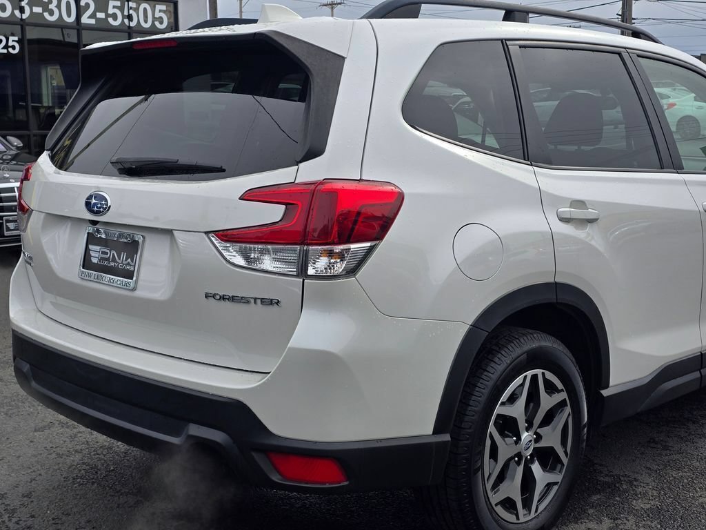 Used 2021 Subaru Forester Premium AWD/4WD image 6