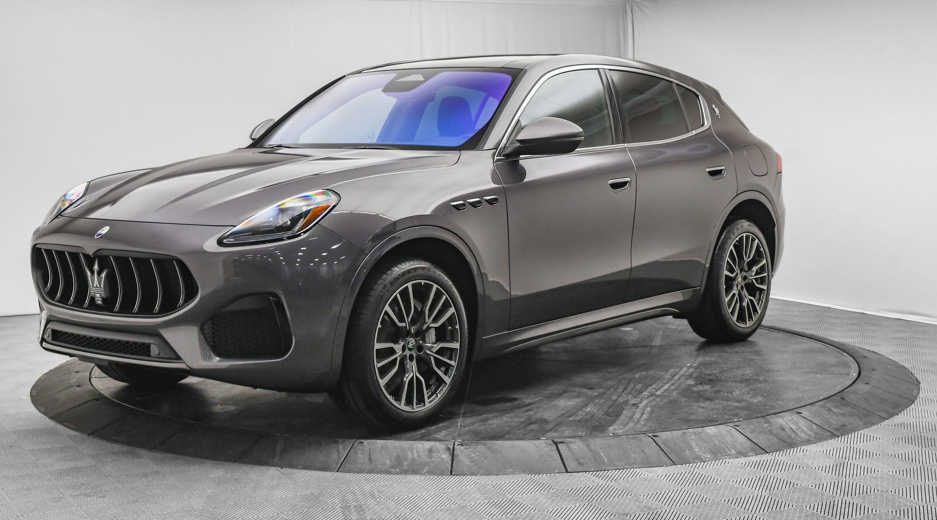 New 2025 Maserati Grecale GT image 3