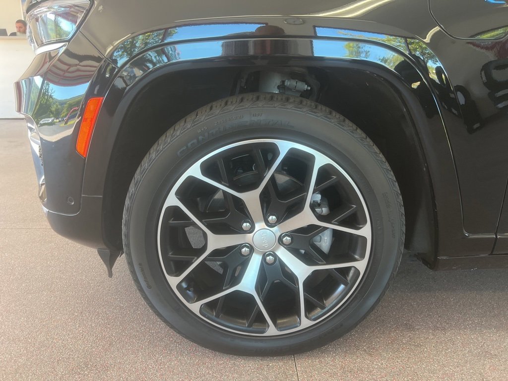 Used 2023 Jeep Grand Cherokee Summit image 4
