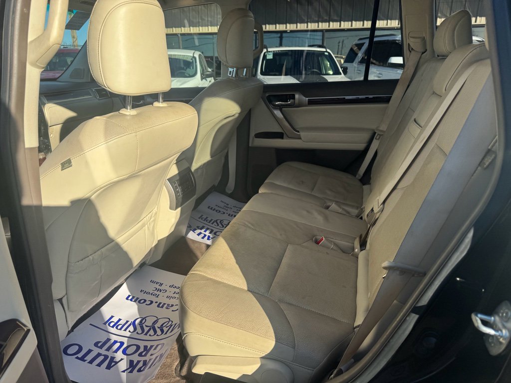 Used 2016 Lexus GX 460 image 12