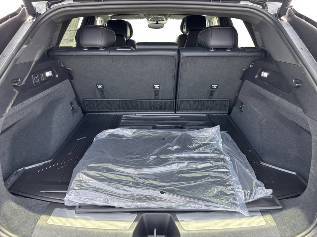 New 2027 Cadillac Lyriq Premium Sport RWD image 19