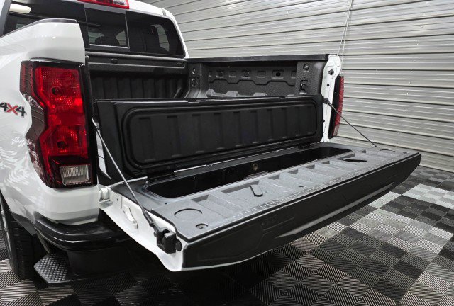 Used 2024 Chevrolet Colorado W/T w/ WT Convenience Package II AWD/4WD image 11
