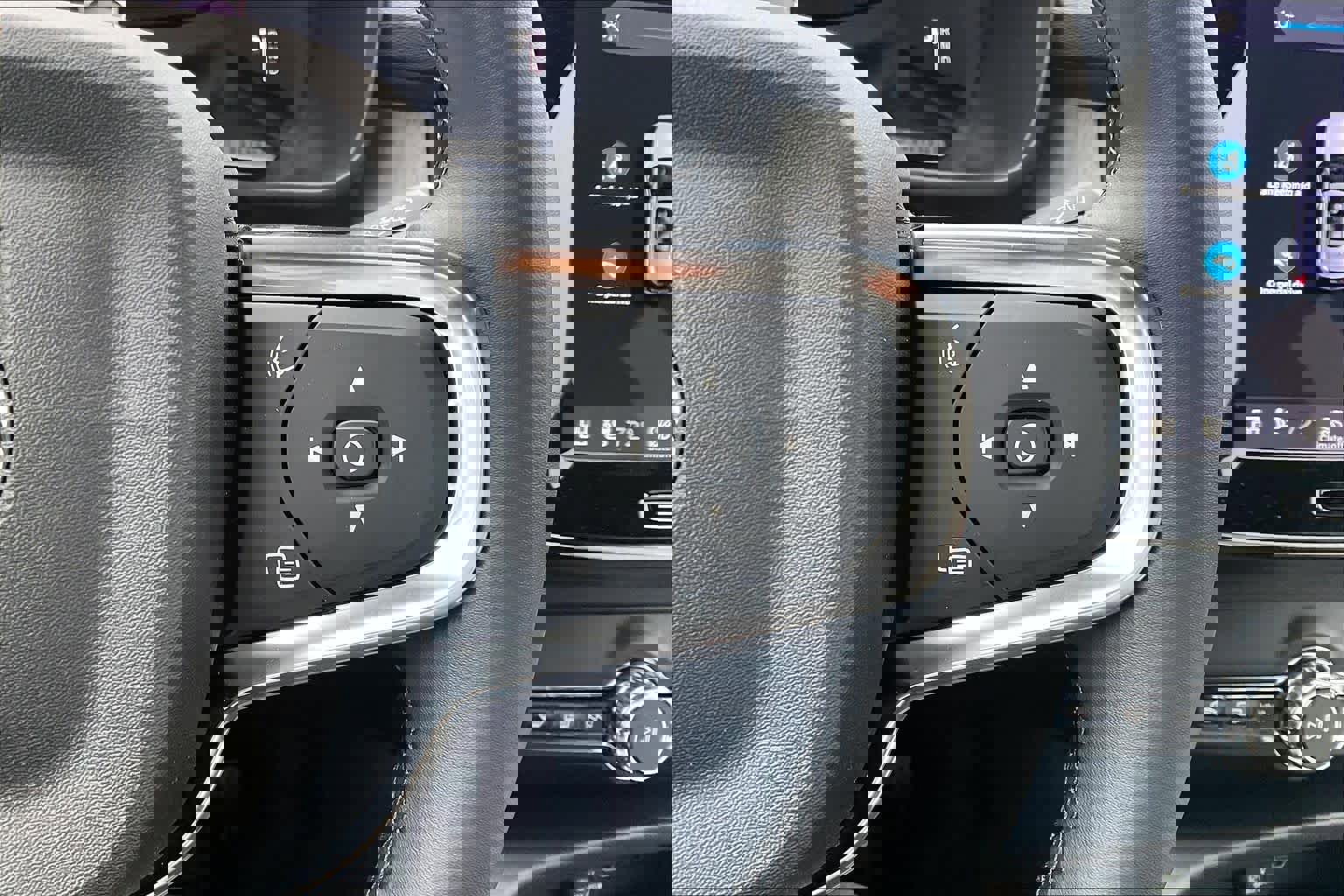 New 2026 Volvo EX40 Plus w/ Climate Package image 18